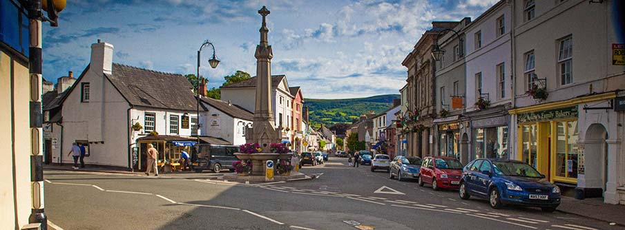 Crickhowell high street